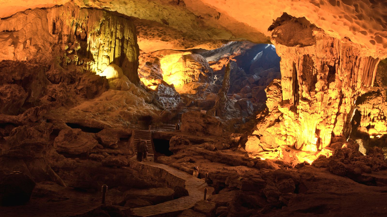 Amazing Sung Sot Cave