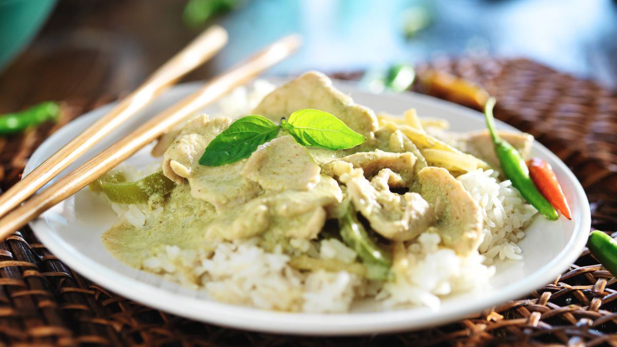 Thailand Food and Drink_Green Chicken Curry