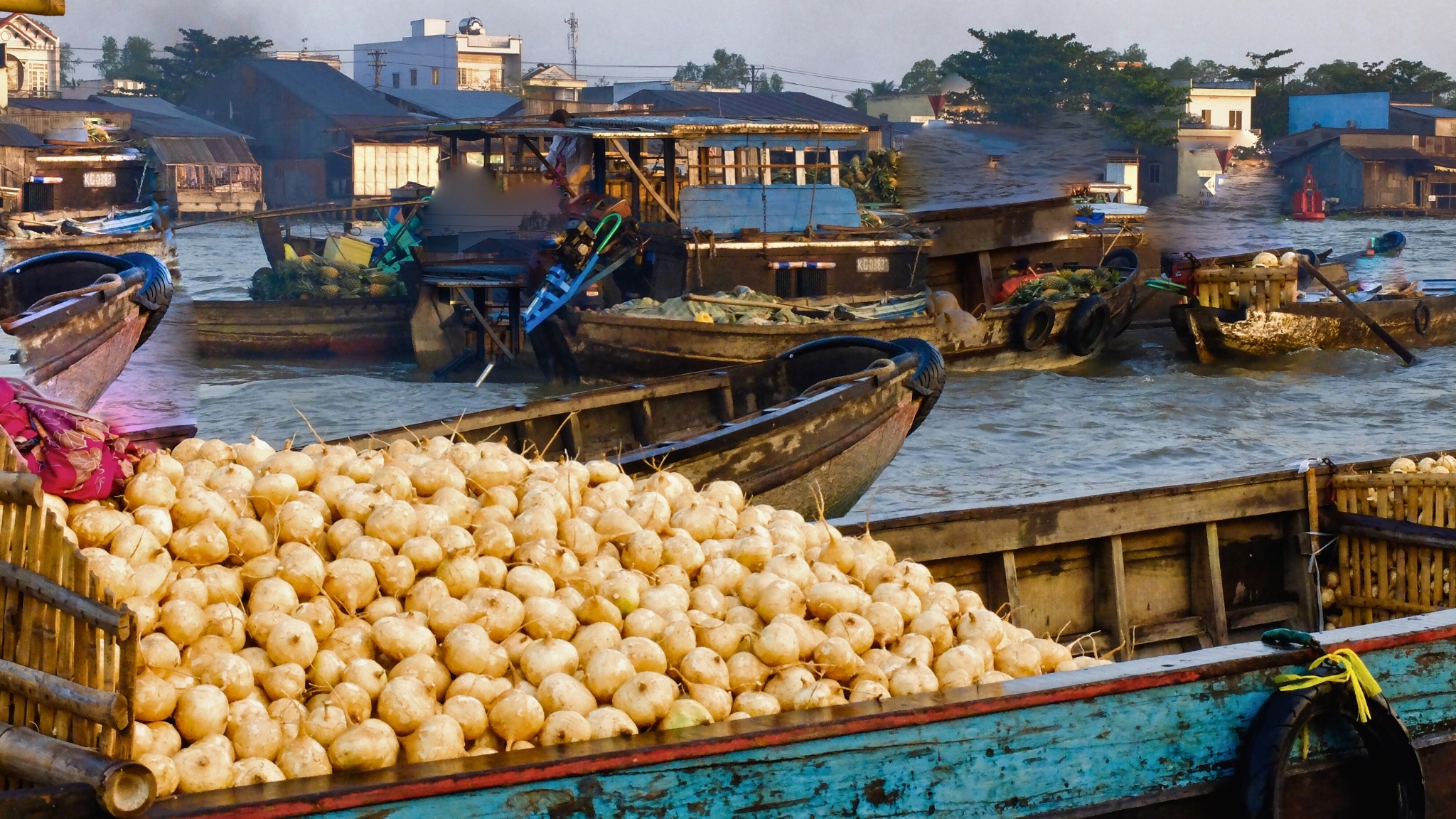 Visit Cai Rang Floating Market In The Mekong Delta