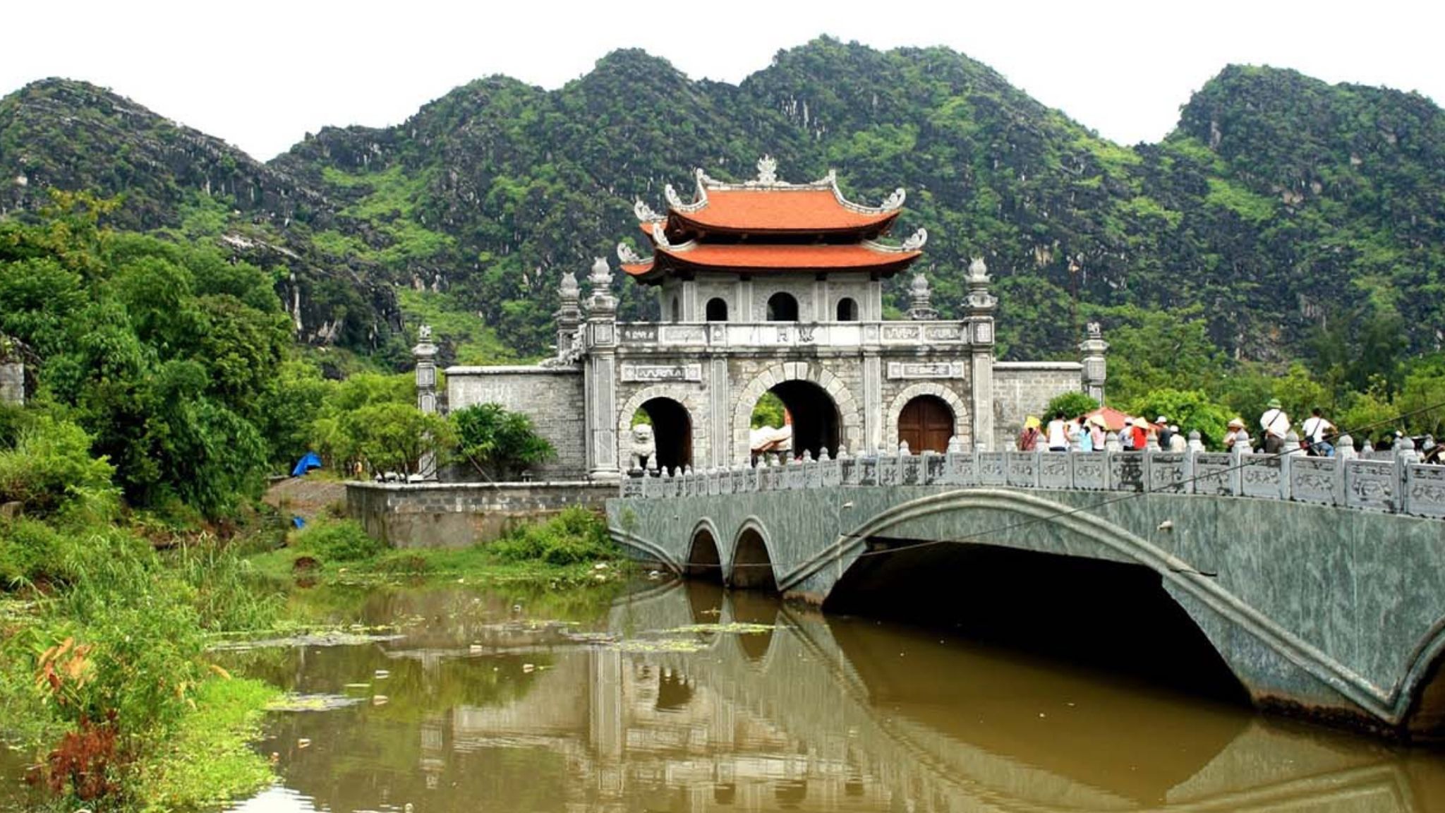 Learn About Vietnam History In Hoa Lu Ancient Capital