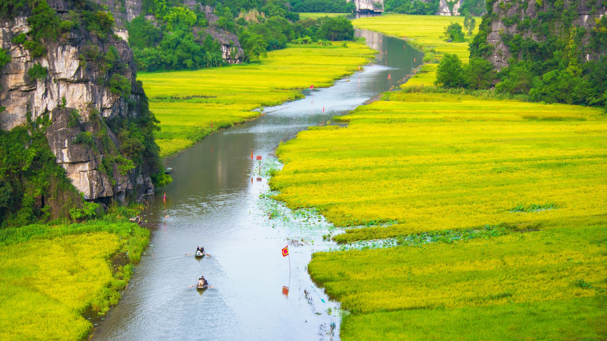 Take A Boat Trip To Enjoy The Surroundings Of Tam Coc