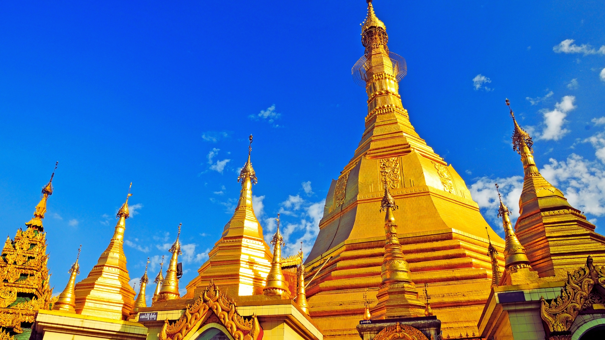 Witness The Brilliant Grow Of Sacred Sule Pagoda