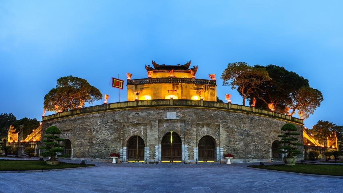 Night Tour Decoding The Imperial Citadel Of Thang Long