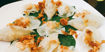 Banh Bao Banh Vac (White Rose Dumpling)