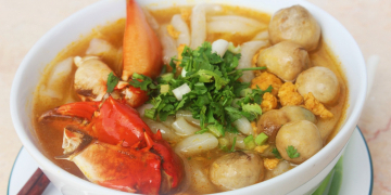 Banh Canh - A simple soup in Vietnamese cuisine
