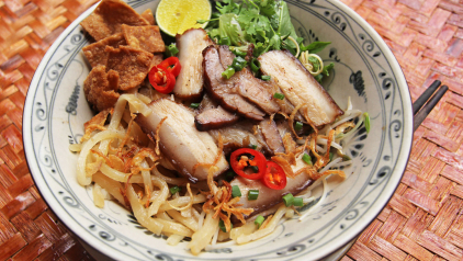 Cao Lau (Pork Rice Noodle)