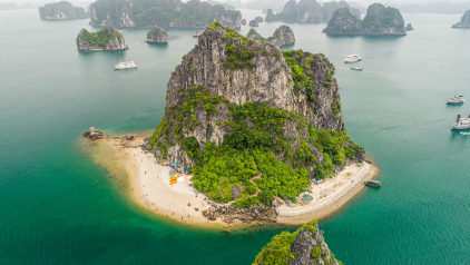 Halong Bay Weather December: Temperature & Things to Do