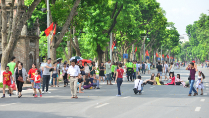 Hanoi Walking Street: 5 Top Things to Do