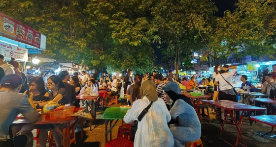 Best Street Food in Chiang Mai: Ultimate Guide 2024