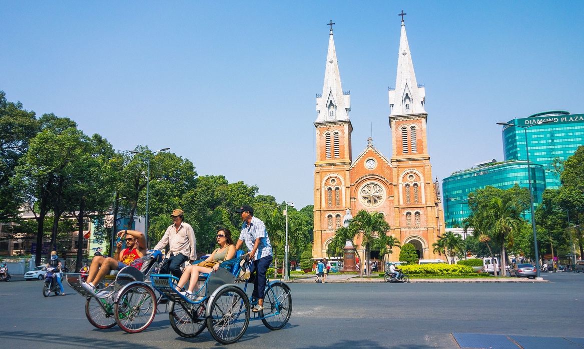 Go around Saigon to see it famous landmarks