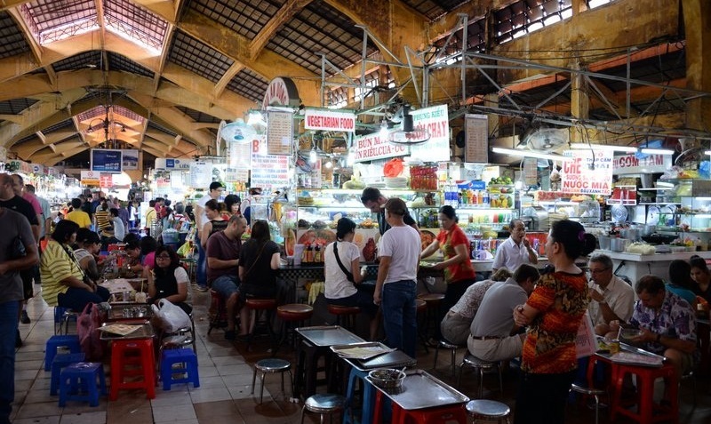 The food stalls in Ben Thanh market