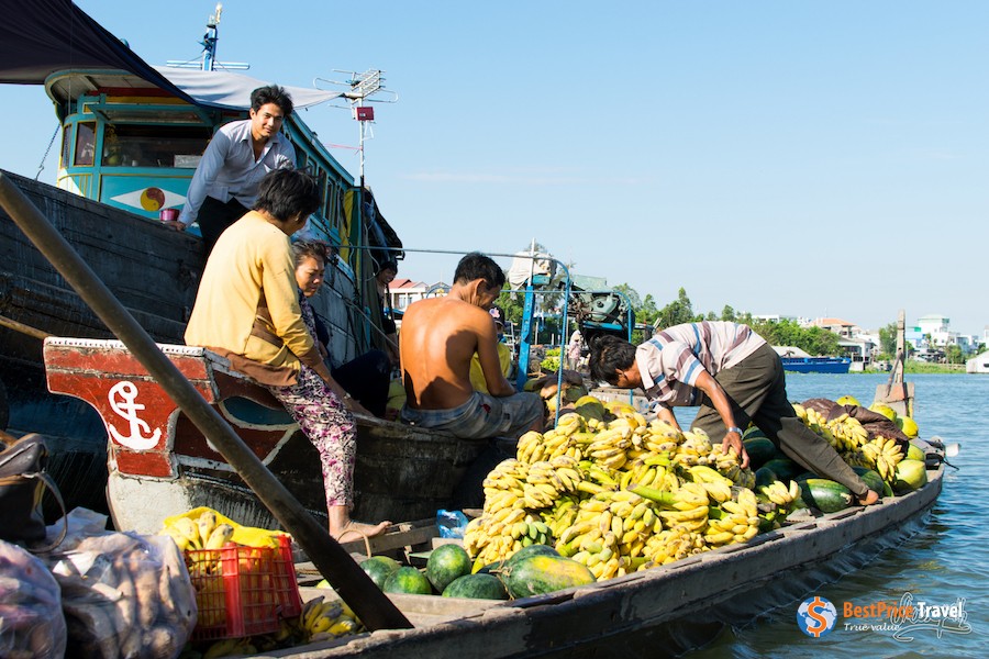 colorful life on Mekong river