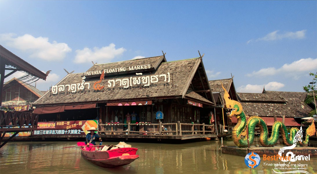 Floating market - must-visit attraction in Pattaya