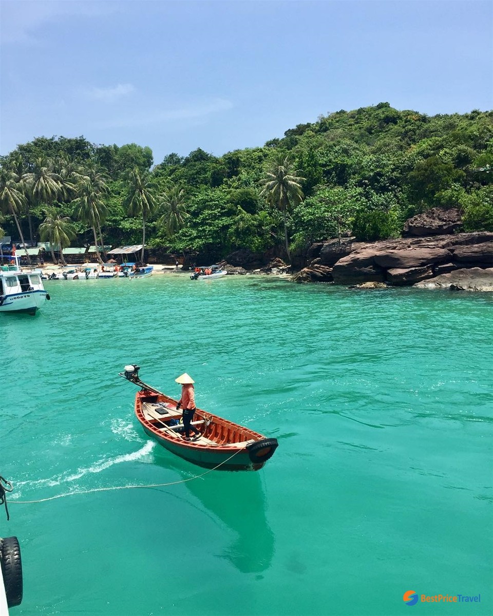 Emerald water Mong Tay Island