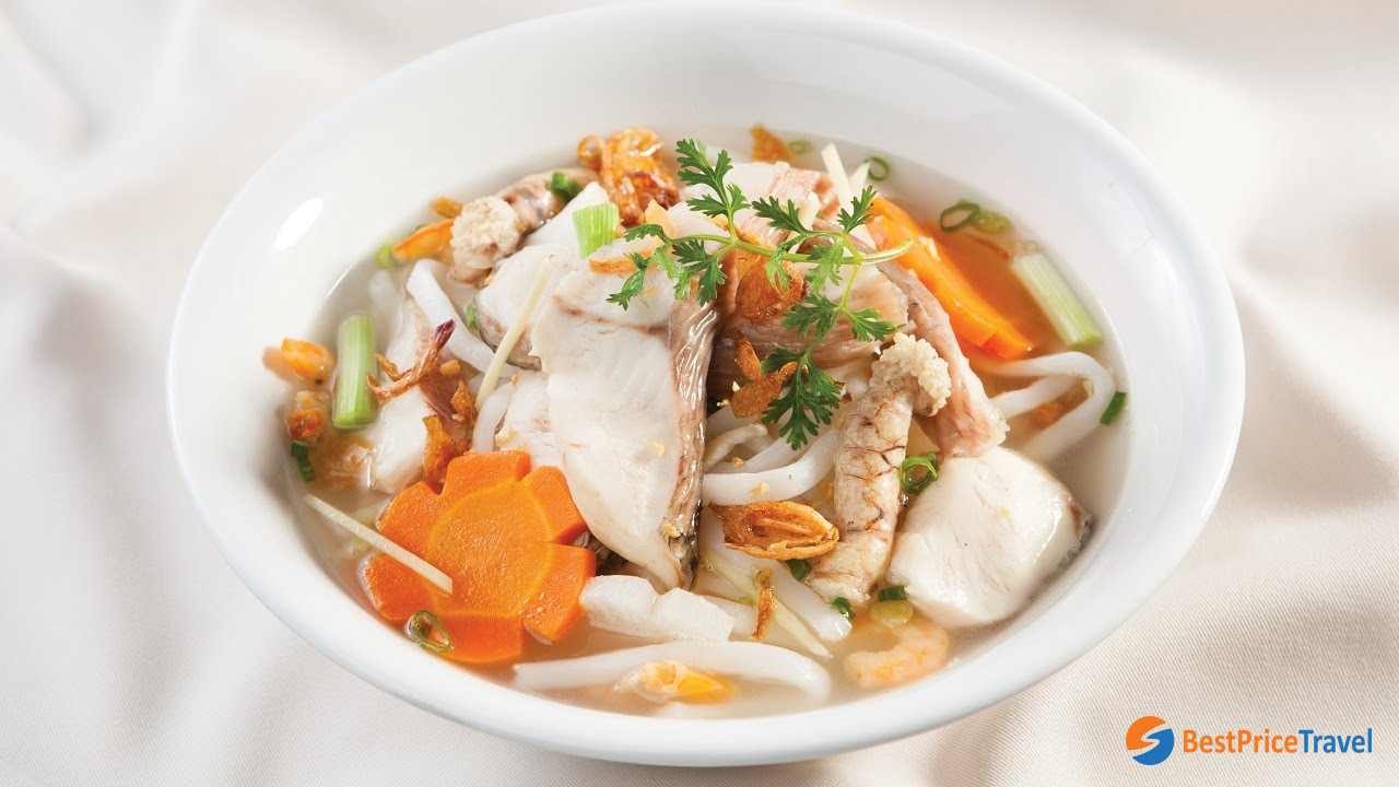 Banh Canh Ca - Banh Canh with Fish - perfect dish for vietnam winter