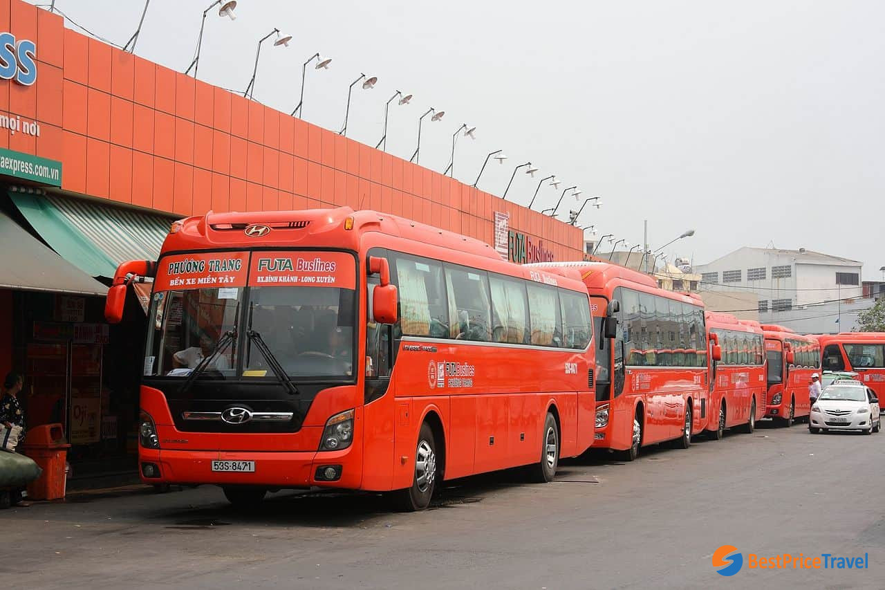 Phuong Trang shuttle brand offers different paying methods