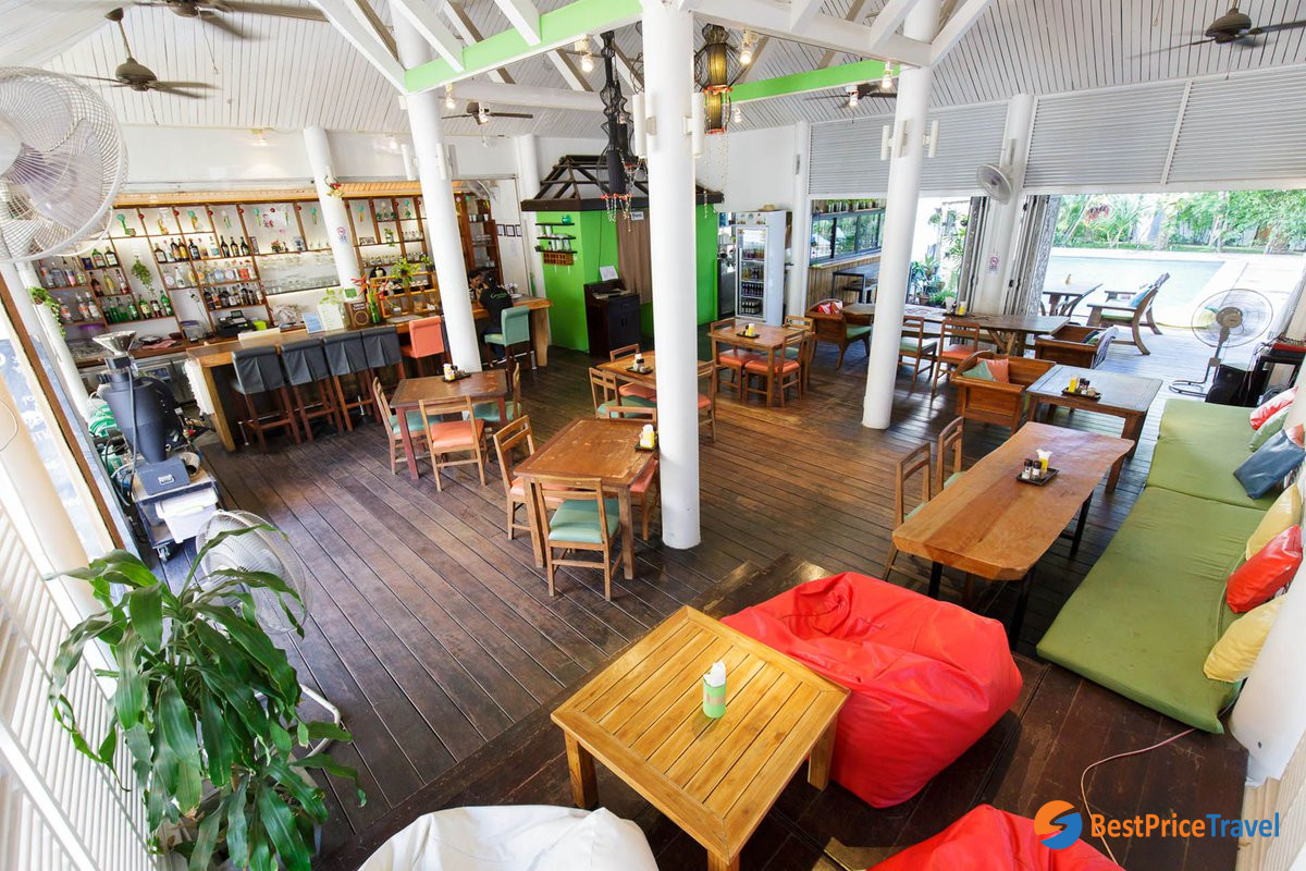 Green Light Café and Bar - Eco-friendly Café & Restaurants