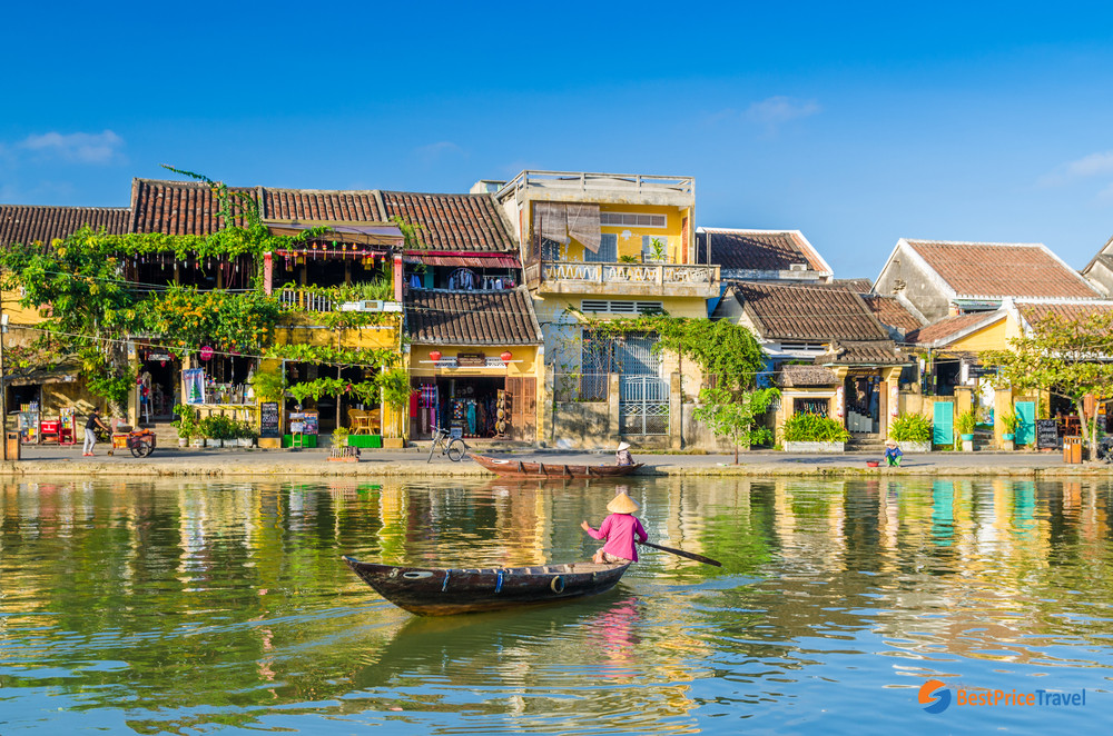Hoi An is known as the Venice of Vietnam - destination to take the spectacular travel photo in Vietnam