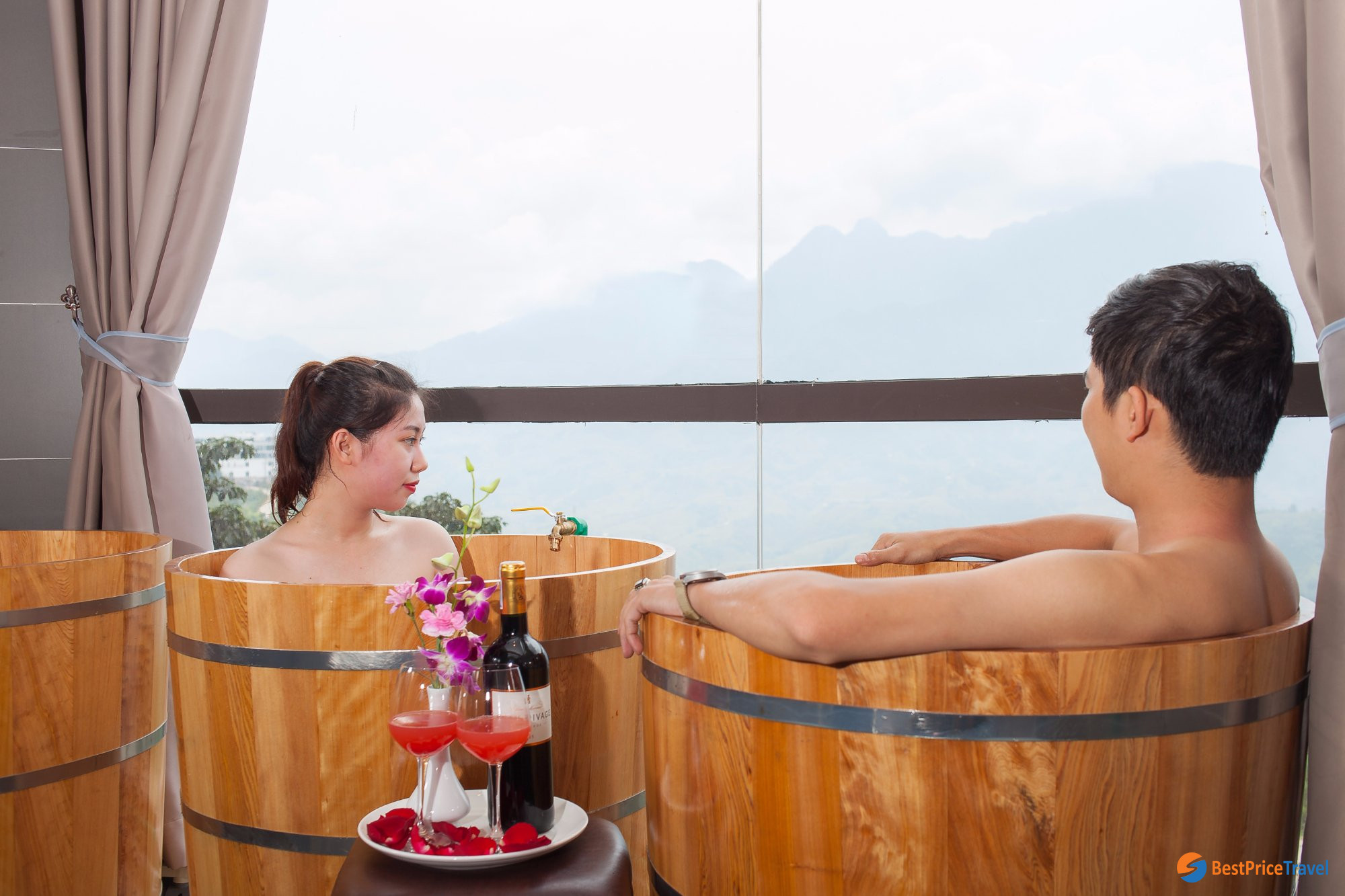Relaxing With Your Partner while enjoy red dao's herbal bathing in Sapa