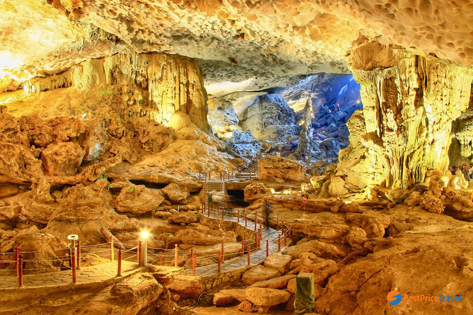 Sung Sot Cave is a must-visit on 3-day Halong Bay trip