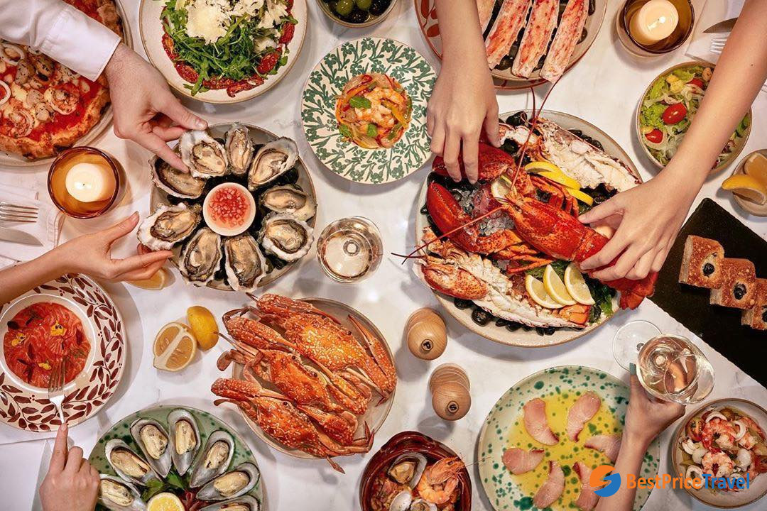 Seafood is best for mid-range meals in Halong Bay
