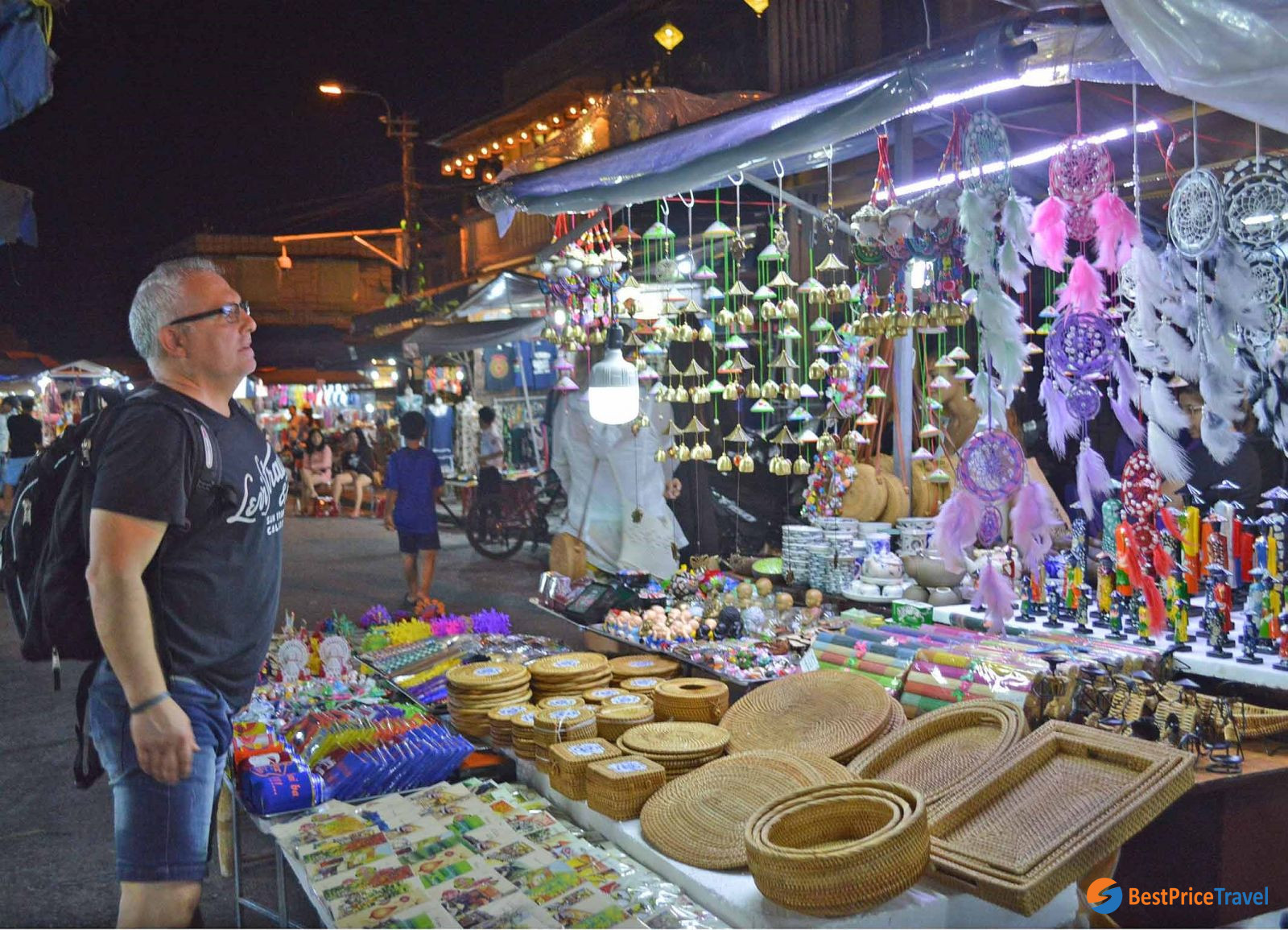 Night market in Halong Bay