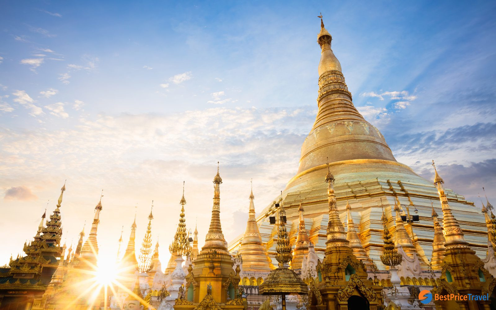 The beautiful glow shining on Shwedagon Pagoda