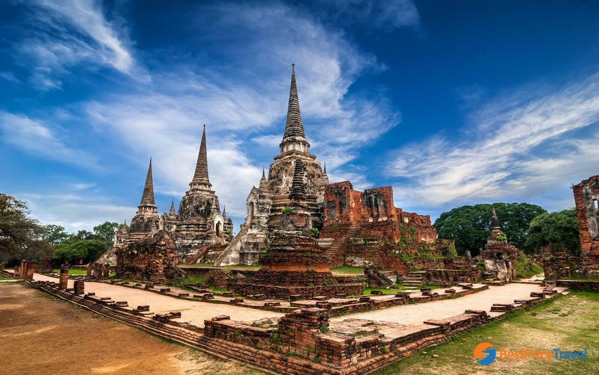 Ayutthaya Historical Park, a must see for one-day itinerary in Ayutthaya