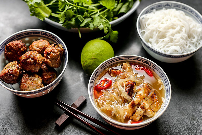 BUn Cha  An overall guideline of Vietnamese noodles