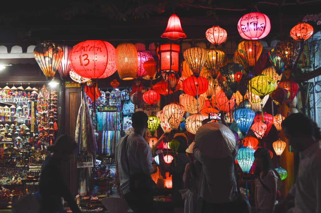 Hoi An night market - top 10 most famous markets for shopping in Vietnam