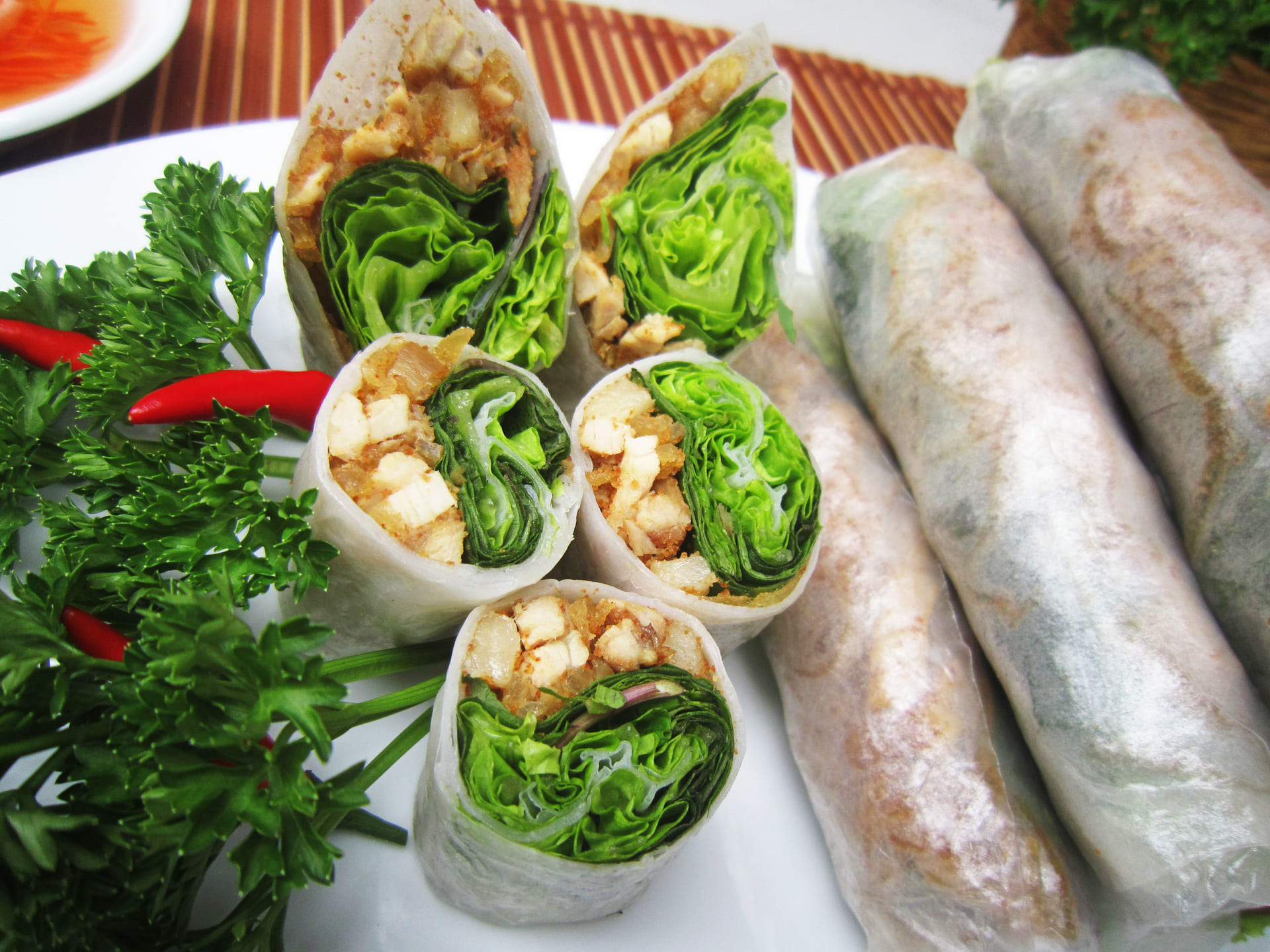  Summer rolled with shredded pork skin -An overall guideline of Vietnam rolls