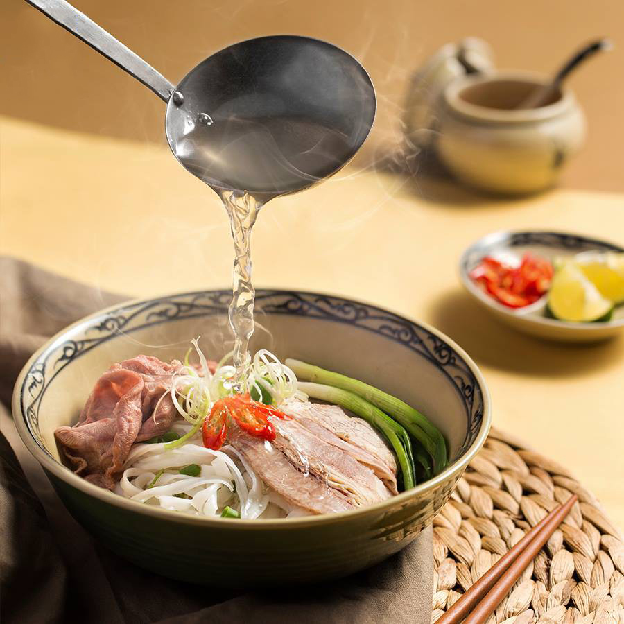 Pho noodle soup 