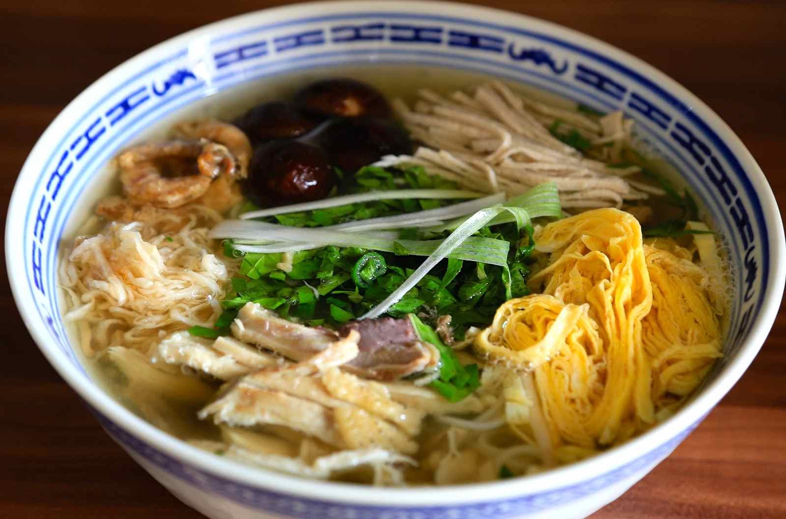 Best restaurants selling Bun Thang in Hanoi