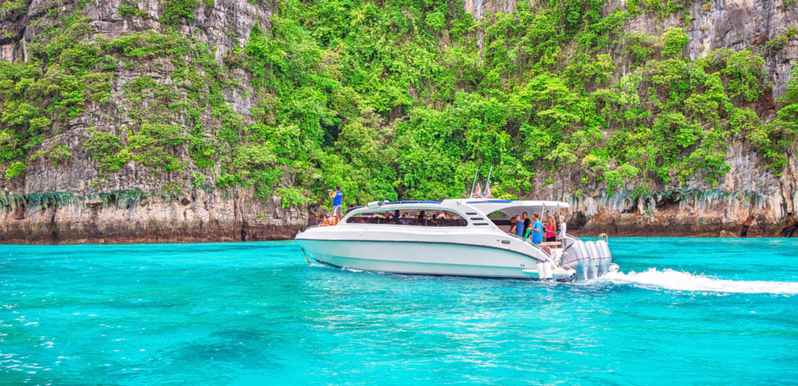 Get to Phi Phi Island by Speeboat