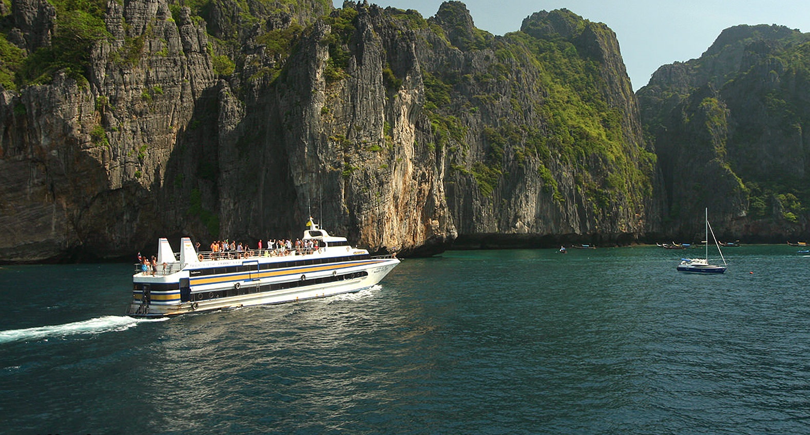 Get to Phi Phi Island by Ferry