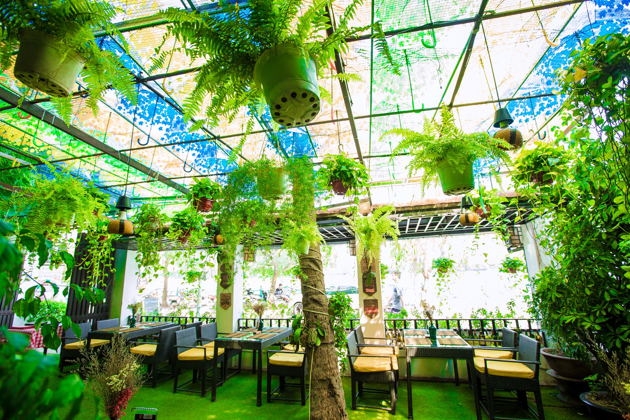 Le Jardin French Bistro restaurant in Hanoi