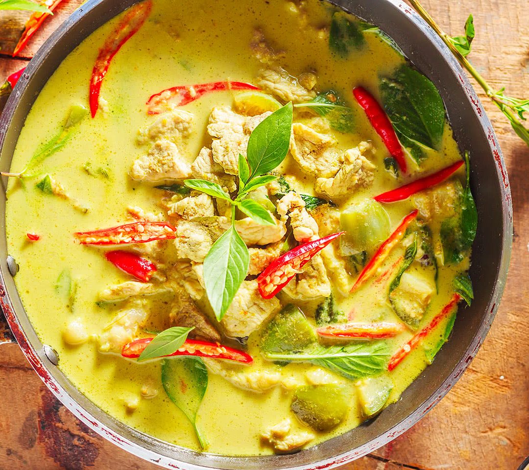 Thai Curry - Top 10 foods you must try once visiting Bangkok 