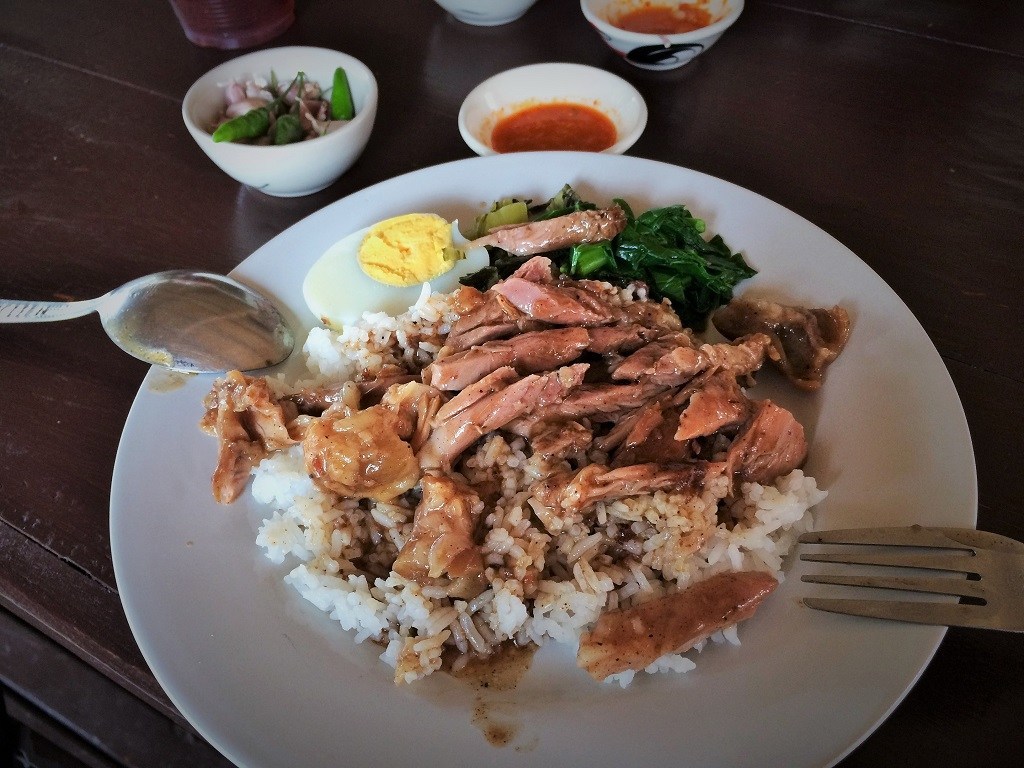 Khao Kha Moo - Top 10 foods you must try once visiting Bangkok 