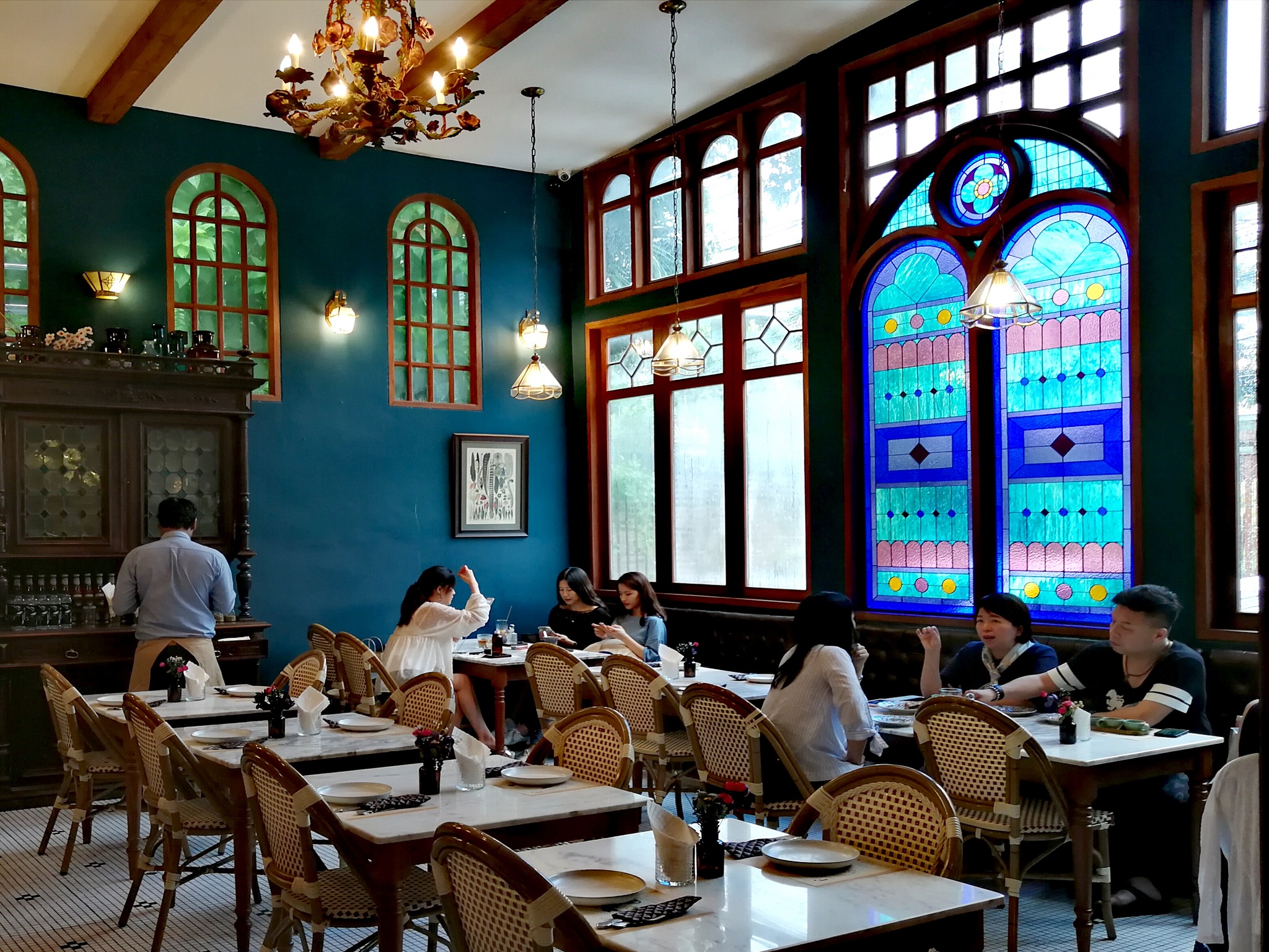 Featherstone Bistro Cafe And Lifestyle - Top 10 Cafés And Bistros In Bangkok