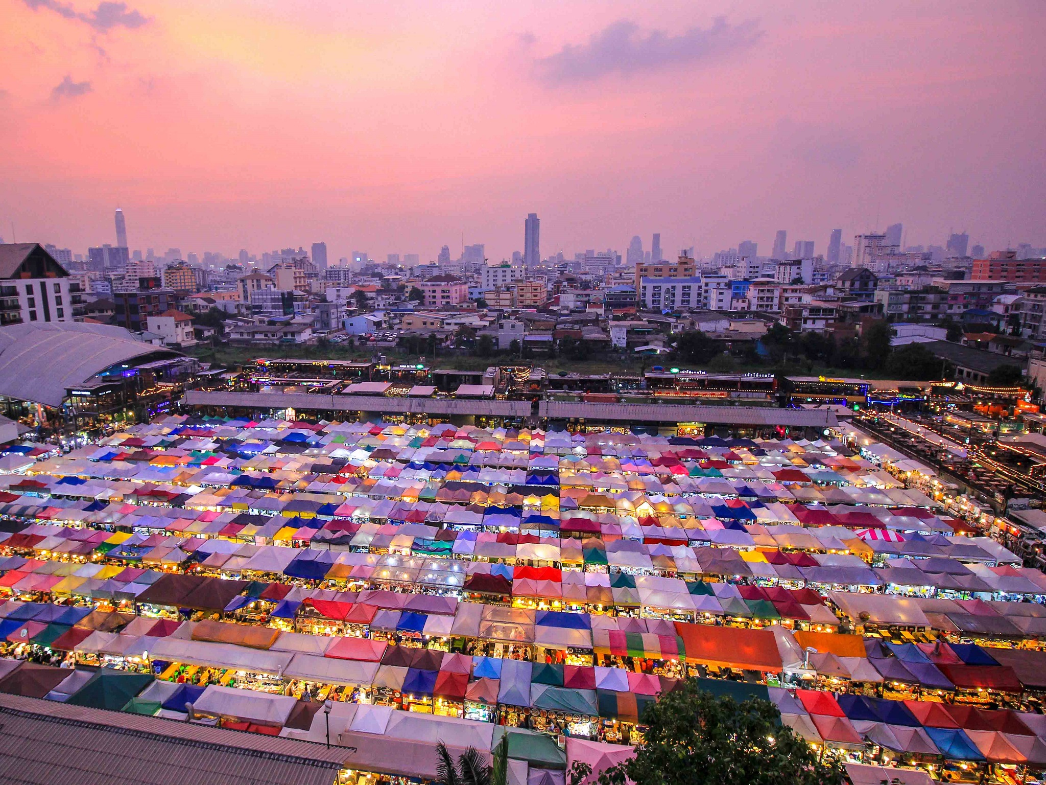 Talad Rot Fai Train Night Market - Top 5 Markets You Should Visit Once In Bangkok