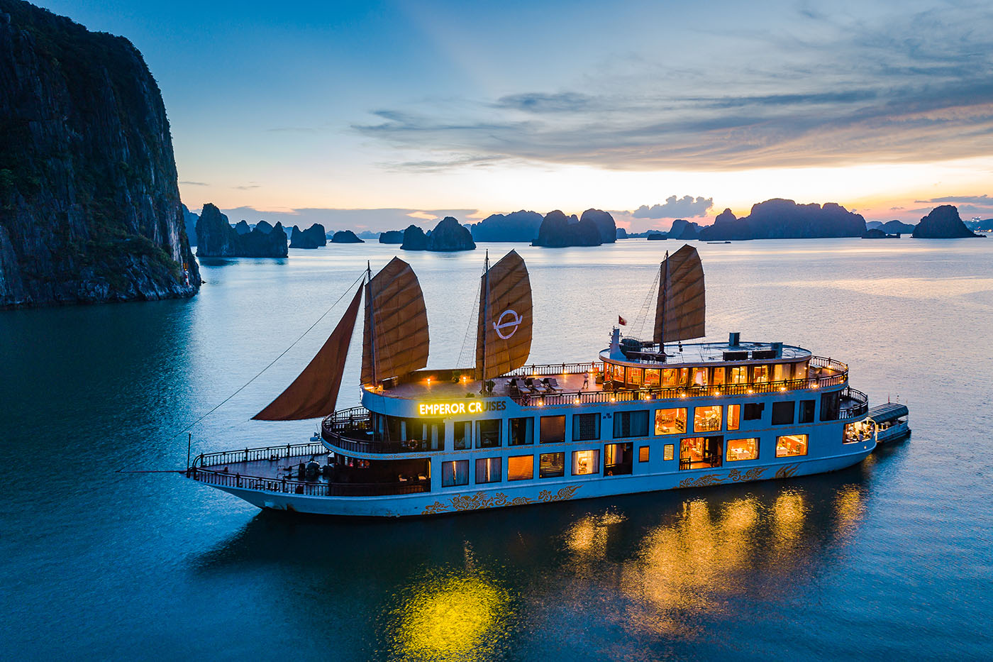 Emperor cruise - the most expensive cruise in halong bay