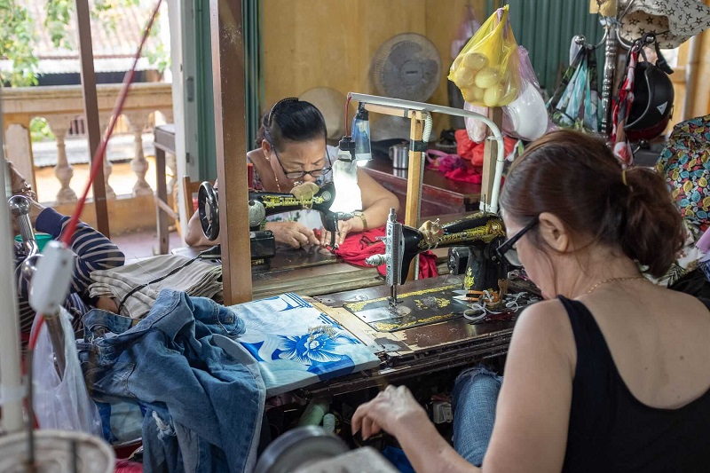 Tailoring in Hoi An