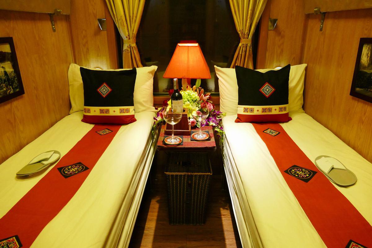 Chapa Express Train 4 Beds sapa to Halong Bay train