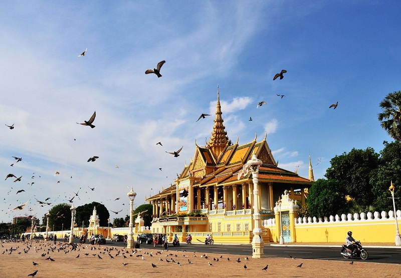 Ho Chi Minh City to Cambodia TRANSFER 