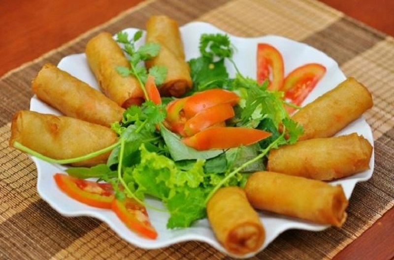 Delicious vegetarian Vietnamese spring rolls and things you need to know