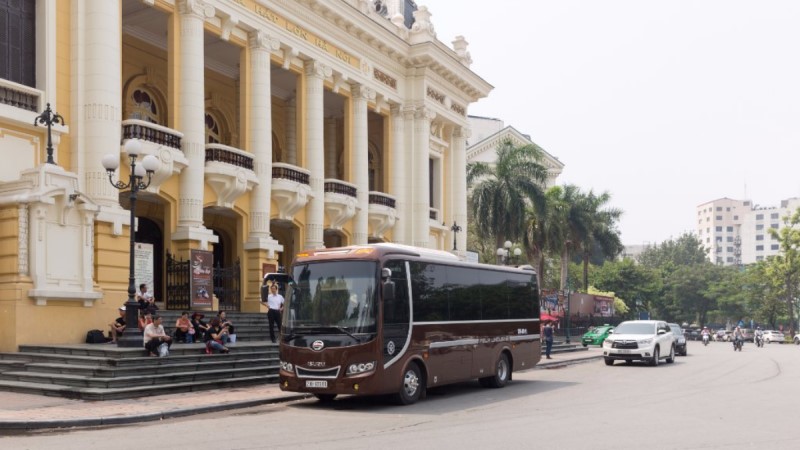 Meeting point of Hanoi - Halong shuttle bus