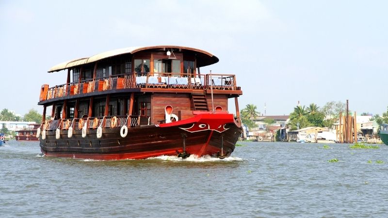 Cruise through Mekong River
