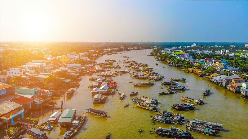 Cai Rang FLoating market in mekong delta