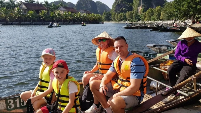 Boat trip in Tam Coc with Kids