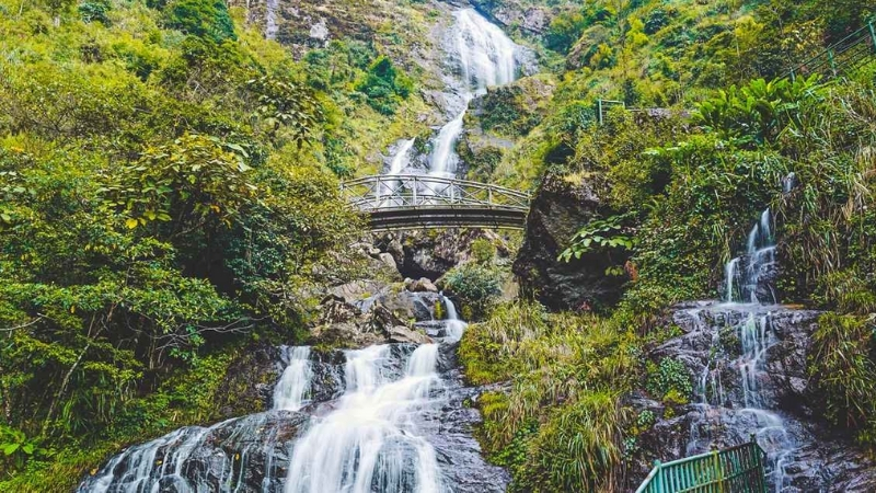 Explore the waterfalls in Sapa